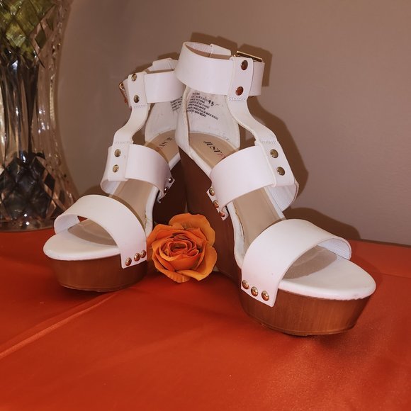 JustFab White Situna Platform Wedge Sandals - Picture 2 of 11